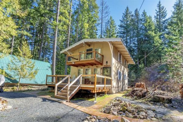 A la foto es mostra l'objecte Glacier Peak Getaway situat a la ciutat de Packwood.