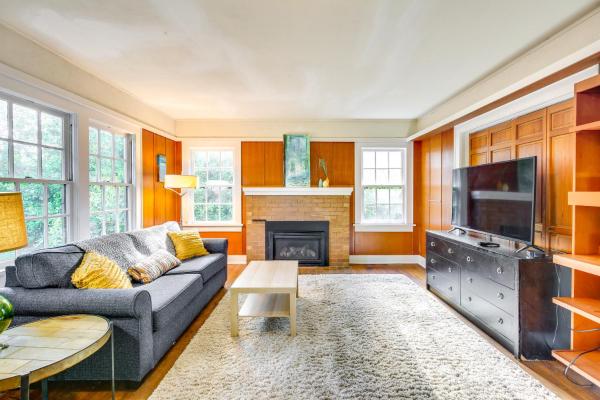 Na zdjęciu widoczny jest obiekt Spacious Eugene Home with Patio - Walk to UO Campus! położony w mieście Eugene.