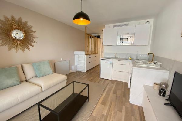 A la foto es mostra l'objecte 06AI - Beautiful renovated studio - sea and pool view situat a la ciutat de Vallauris.