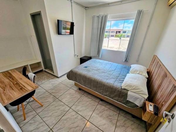 På billedet ses objektet Hotel Rex beliggende i byen Lages.
