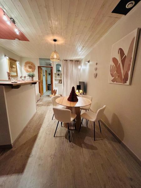Na fotografii je vidět objekt Appartement cévenol chaleureux nacházející se ve městě La Tronche.