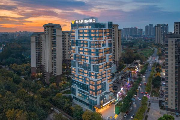 A la foto es mostra l'objecte 维也纳国际酒店成都熊猫基地北湖公园店 situat a la ciutat de Chengdu.