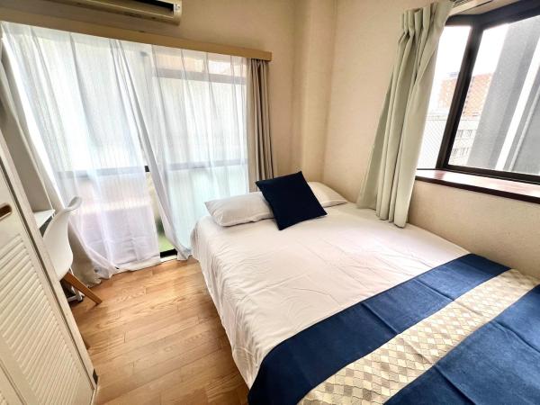 10m walk from Namba Station for 2 people gran605