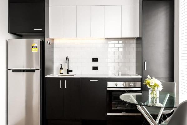 Kuva 8: Tree-Lined Studio on High Level with Skytower View