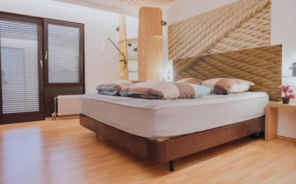 La photo montre l'objet Gruppen-Bungalow Stuttgart situé dans la ville de Stuttgart.