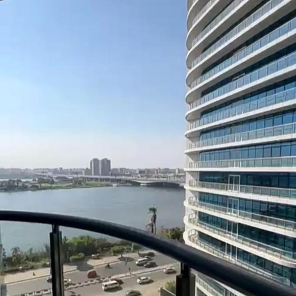 Nella foto è visibile l'oggetto شقة فندقية كبيرة فندق هلtliون المعادي عالنيل Tower Resident Apartment 19 situato nella città di Il Cairo.