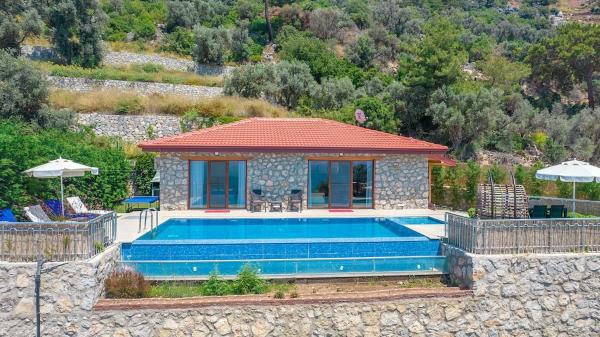 På billedet ses objektet Villa Ahenk beliggende i byen Fethiye.
