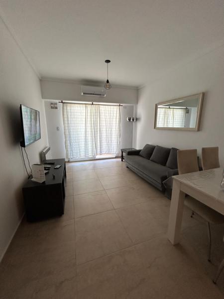 The photo shows the Departamento a estrenar con pileta located in the city of Avellaneda.