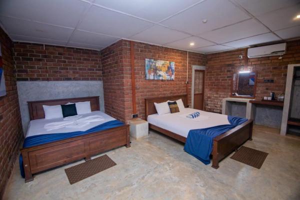 Na zdjęciu widoczny jest obiekt CLICK Hiriketiya położony w mieście Dickwella.