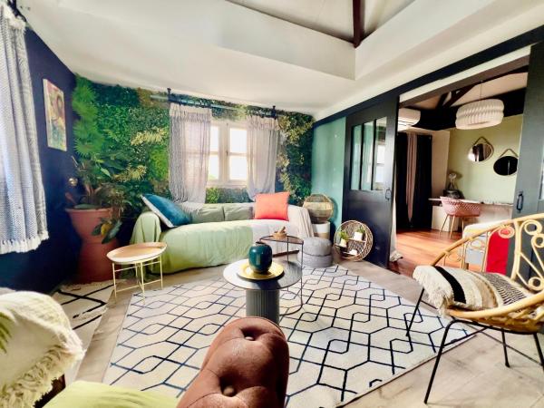 Na foto é possível ver o objeto OASIS Suite localizado na cidade de Cluny.