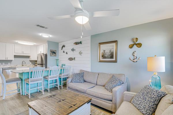 'Escape To Sea-ality' Gulf Shores Beach Condo! - Alabama