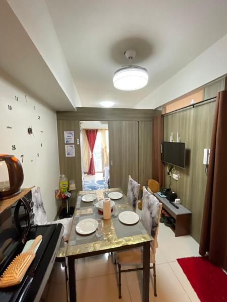 LJ's escape 2BR COAST Residences, Манила