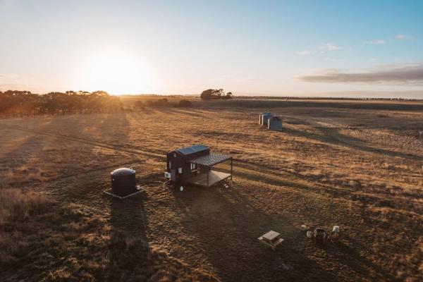 The photo shows the Tiny Helen located in the city of Snake Valley.