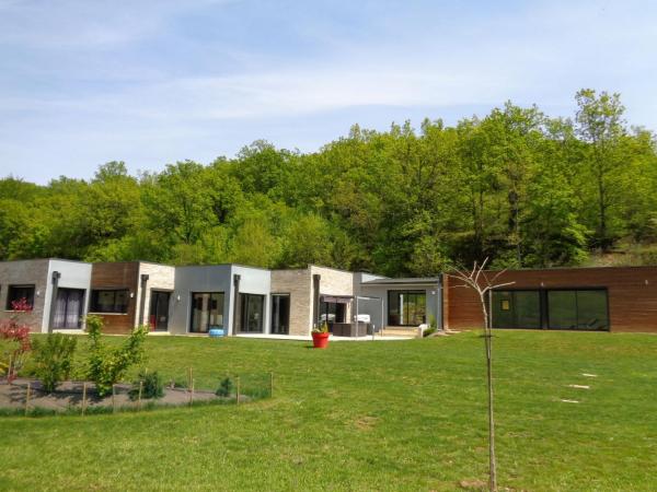 A la foto es mostra l'objecte Villa La Bénéchie situat a la ciutat de Millac.