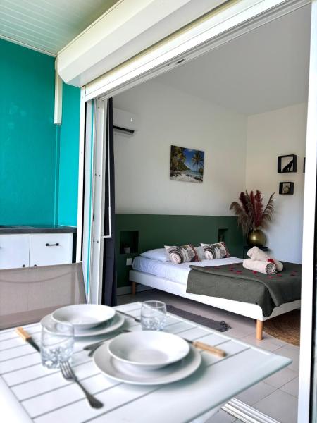 A la foto es mostra l'objecte La Bulle de Maloma - Piscine, Plage, Espace transat réservé situat a la ciutat de Bon.