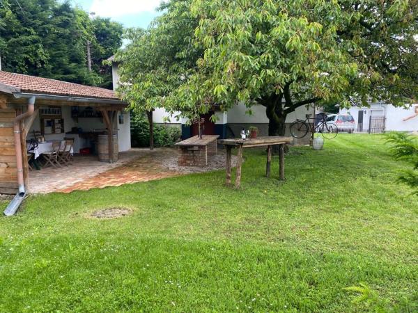 The photo shows the Ferienhaus located in the city of Loipersbach im Burgenland.