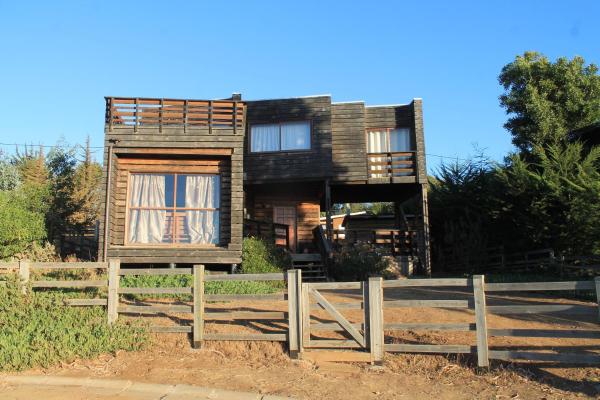 A la foto es mostra l'objecte Casa mediterránea Punta de Lobos Surf situat a la ciutat de Chacurra.
