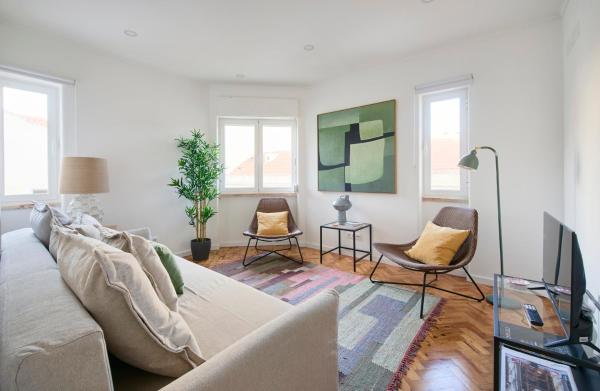 Charming Graça Flat W Balcony, By Timecooler - Lisbon
