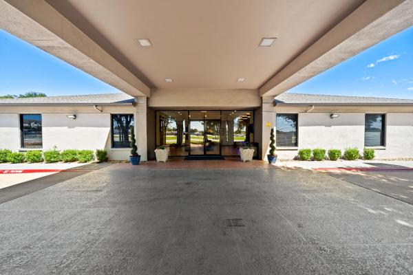 Days Inn By Wyndham Round Rock - Round Rock, TX