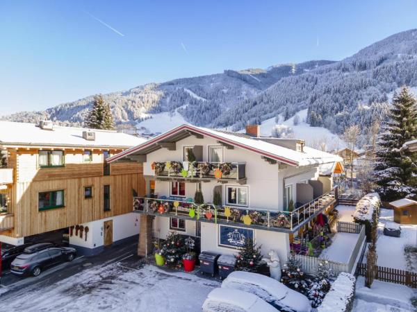 写真にはカプルーン市にあるWinter Chalet Kaprunが写っています。