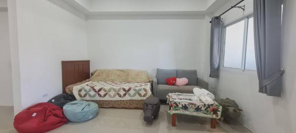 Na fotografii je vidět objekt Cosy Home in Koh Kaew nacházející se ve městě Ban Bang Khu.