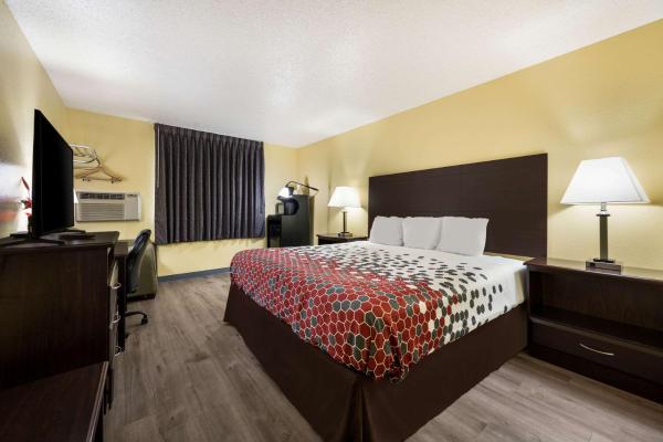На фото показан объект Econo Lodge Spotsylvania Town Center, расположенный в городе Wilderness.