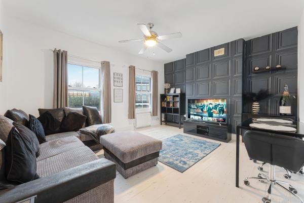 Spacious One Bedroom Private Flat in Brixton +Wifi, London