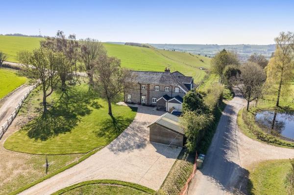 Auf dem Foto ist das Objekt Countryside Home 5 Bed South Downs East Meon House in der Stadt Petersfield zu sehen.