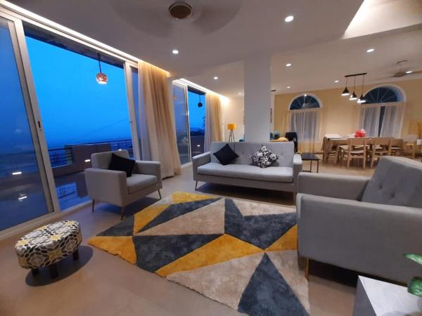 A la foto es mostra l'objecte Boom Party Villa situat a la ciutat de Pirangut.