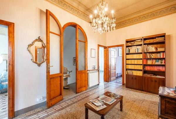 Auf dem Foto ist das Objekt Guest House Villa Lenzi - Dimora Storica in der Stadt Lucca zu sehen.