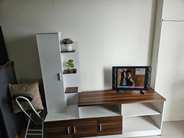 La photo montre l'objet Sewa Apartemen Fullfurnished Tangerang Selatan Stasiun Rawabuntu situé dans la ville de Pondok-sentul.