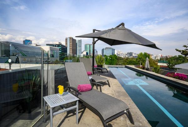 Las Suites Campos Eliseos, Meksyk