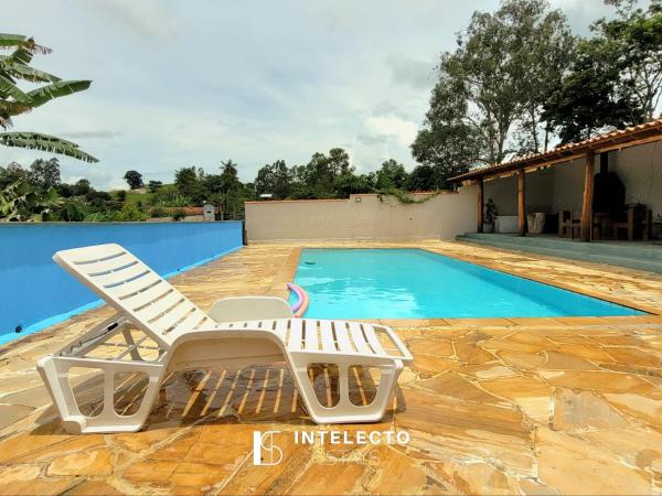 A la foto es mostra l'objecte Sítio c/ Piscina, Churrasqueira e Sala de Jogos situat a la ciutat de Campestre.