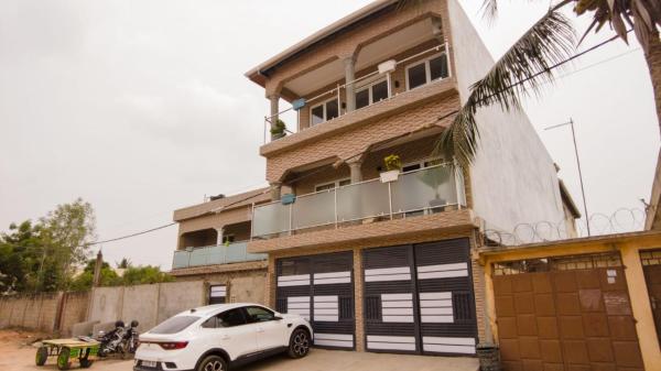 Na zdjęciu widoczny jest obiekt Appartement Light, moderne et lumineuse położony w mieście Lomé.