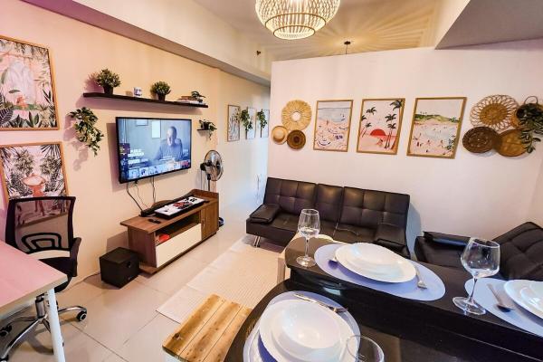 Luxury Staycation In Makati With Jacuzzi & Arcade - Manila