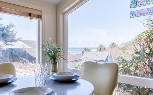 Birds Eye Beach House - Lincoln City, OR