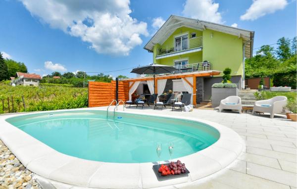 Gorgeous Home In Popovaca With Sauna - Kroatië