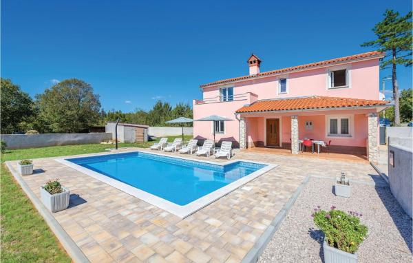A la foto es mostra l'objecte Stunning Home In Plomin With Wifi situat a la ciutat de Plomin.
