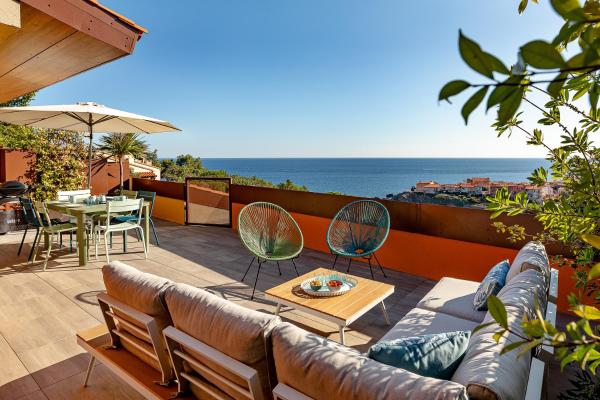 A la foto es mostra l'objecte La Terrasse Bleue situat a la ciutat de Cotlliure.