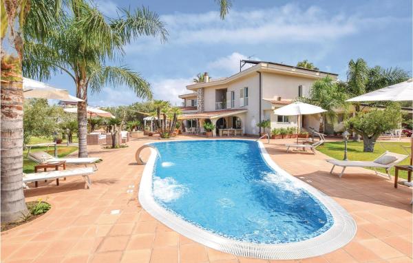 Στη φωτογραφία φαίνεται το αντικείμενο Amazing Home With Pool που βρίσκεται στην πόλη Nocera Terinese.