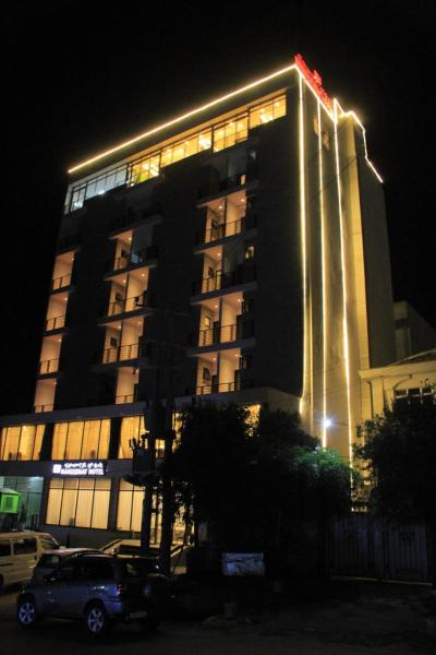 Na fotografii je vidět objekt Nahusenay hotel nacházející se ve městě Addis Abeba.