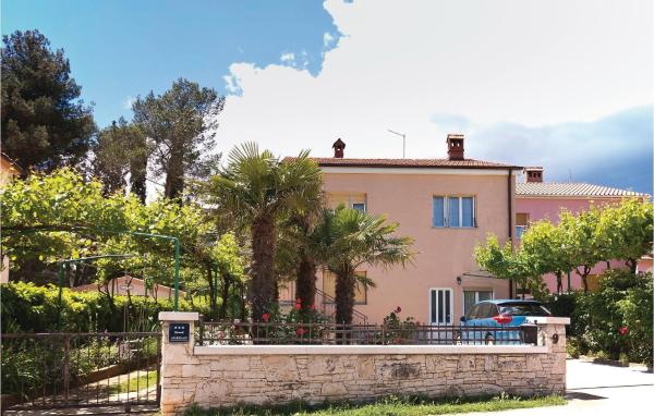 A la foto es mostra l'objecte Two-Bedroom Apartment In Fazana situat a la ciutat de Marana.