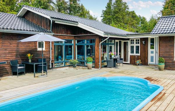 A la foto es mostra l'objecte Lovely Home In Ebeltoft situat a la ciutat de Ebeltoft.