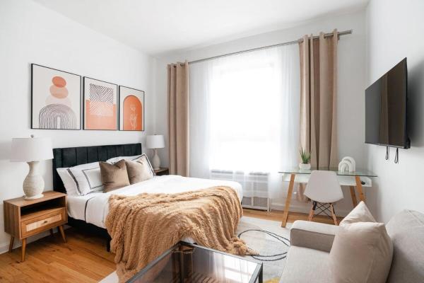 74-3C New Studio in Prime UWS - GYM In Building, New York