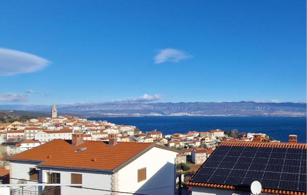 1 Bedroom Beautiful Apartment In Vrbnik - Punat