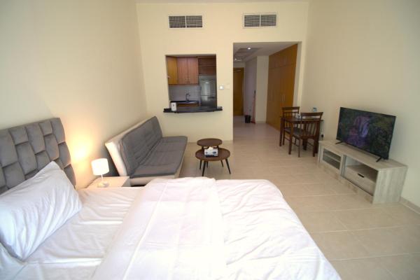 DRUVYA HOLIDAY HOMES, Bld DG194, Street No,10 Discovery Gardens, Close to Al Furjan Metro 3 minutes walkable, Dubaj