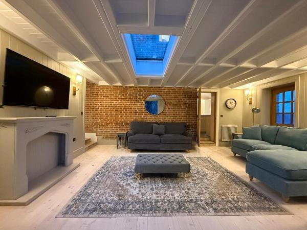 A la foto es mostra l'objecte Rose Cottage, Luxury cottage, sleeps 16 situat a la ciutat de Weasenham.