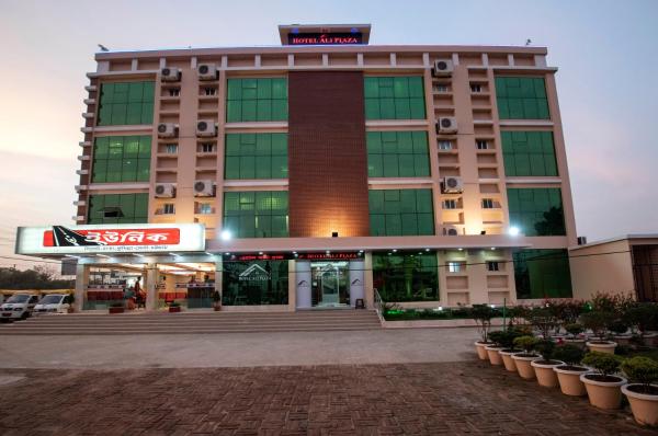 The photo shows the Hotel Ali Plaza located in the city of Sylhet.