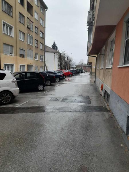 A la foto es mostra l'objecte Palma Apartman situat a la ciutat de Tuzla.
