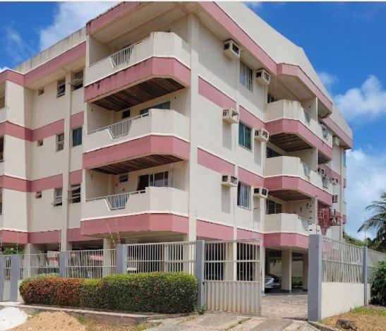 A la foto es mostra l'objecte Temporada no Paraiso, Salinópolis te espera- Apartamento no Centro da cidade situat a la ciutat de Salinópolis.